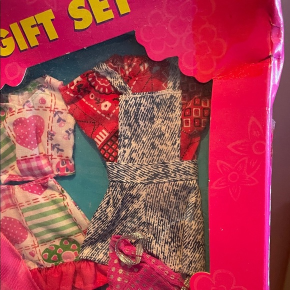 Vintage 90s Barbie Doll Fashion Gift Set 6 Outfits Formal and Casual Clothes - Picture 7 of 8